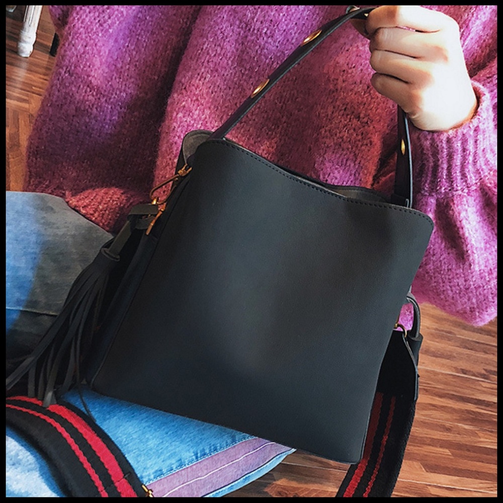 NEW LISBON Tote Crossbody - Picture 7 of 8